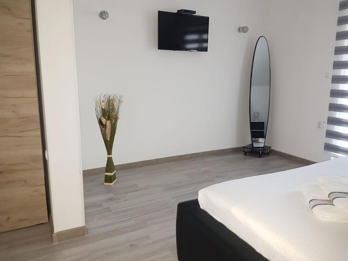 Apartmani Brigita Korenica Extérieur photo