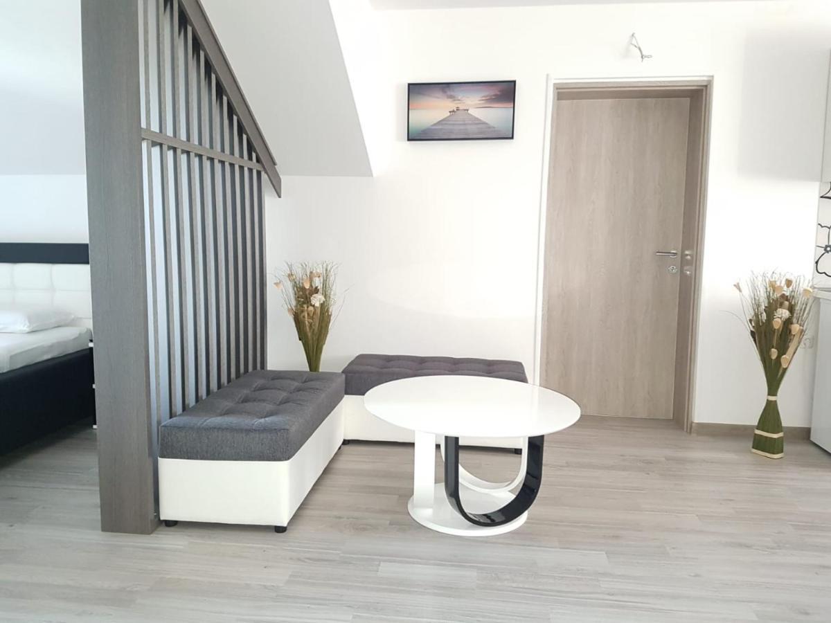 Apartmani Brigita Korenica Extérieur photo
